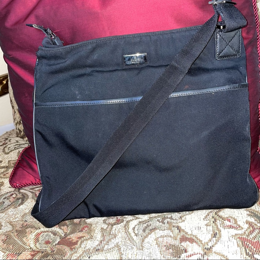 Vintage Authentic Gucci Black Nylon Fabric Crossbody Bag